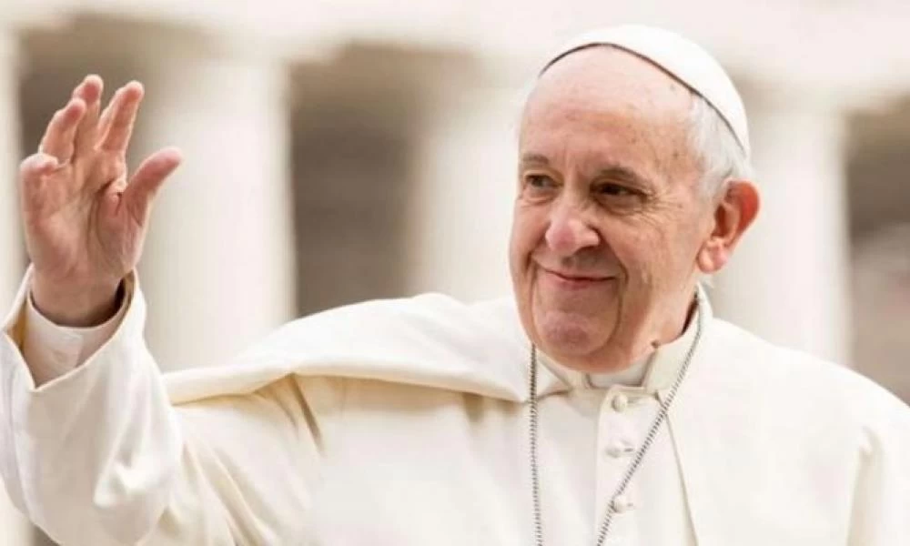 Ο λογαριασμός του πάπα Φραγκίσκου στο Instagram έκανε like σε «καυτό» μοντέλο από τη Βραζιλία